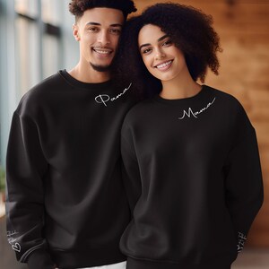 Personalised Mum Sweatshirt with Kids Names on Sleeve, Custom Mama Sweater, Mother’s Day Gift for Mum, Wear Your Heart on Your Sleeve zdjęcie 9