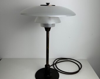 PH-table lamp model "3/2" with frosted shades by Poul Henningsen