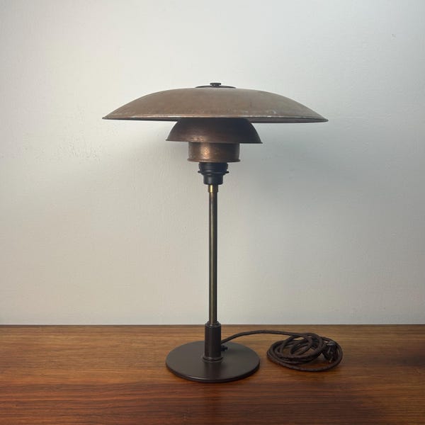 PH 1930 Table lamp 4/2,75 with patinated copper shades by Poul Henningsen