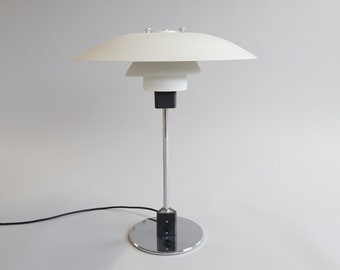 Louis Poulsen des années 70 - Lampe de table PH4/3 par Poul Henningsen