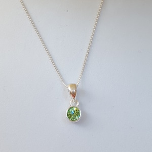 Birthstone August Silver 4mm Green CZ Stone Pendant with an 18&quot; Curb Chain