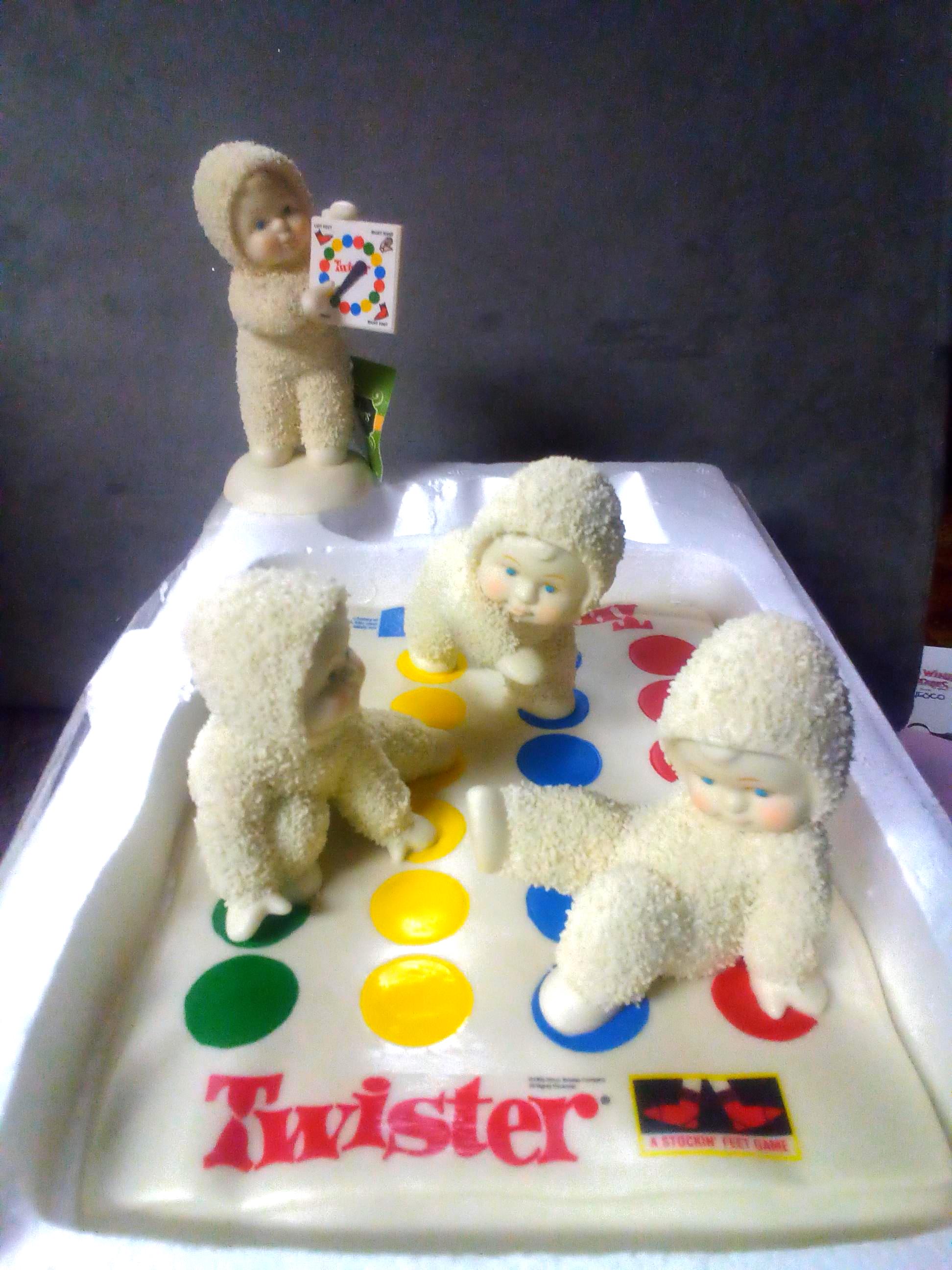 Department 56 Snowbabies 2005 Let's Play Twister Game Figurine Set