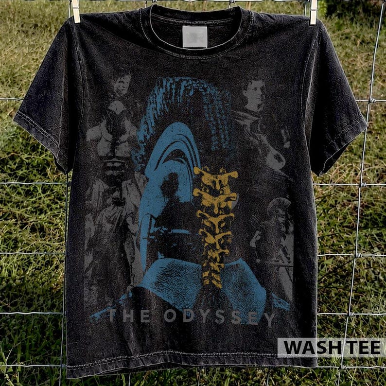 Vintage grafisch T-shirt uit de jaren 90 met de tekst "The Odyssey Comfort Colors". afbeelding 3