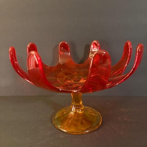 Vintage Viking Glass Persimmon Orange Amberina 8 Petal Swung Bowl
