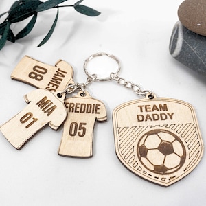 Porte-clés de football personnalisé - L'équipe préférée de papa - Cadeau design de maillot de football pour la fête des pères, un anniversaire, Noël, un garçon ou un grand-père