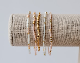 Conjunto de pulseras de cuentas pequeñas, pulseras delicadas, pulseras elásticas, pulsera de cuentas de semillas, pulsera delicada para mujer, pulsera minimalista, oro