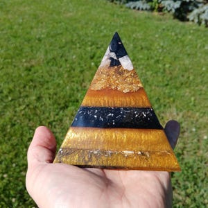 Quartz Shungite Energy Balance Crystal Pyramid Energy Protection Powerful Orgonite Grounding Spiritual Gift Healing Chakra