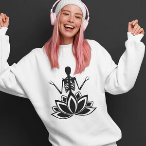 OM Yoga Skeleton sweatshirt | retro | Skulls Sweatshirt | Halloween sweatshirt | Skeleton Buddha Sweatshirt | Yoga Sweatshirt | Buddha Lotus