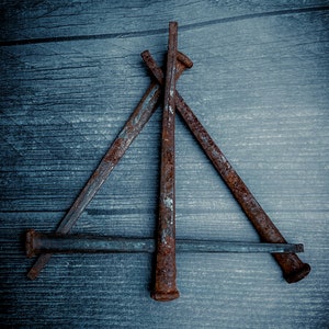 Antike &quot;Sarg&quot; Nägel | 11 cm rostige alte Eisennägel | Hexen-Altar-Schutz-Voodoo Kuriositäten