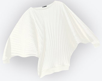 Kimono Top in warm white color - kimono pleated blouse.