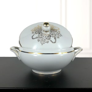 German Antique Wunseidel 1940s Gilt Transferware White Porcelain Tureen, European Dinnerware, Preppy Home Decor, Shabby Chic Brocante Style