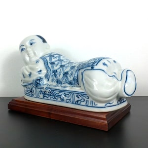 Japanese Vintage Ho Ho Boy / Opium Pillow Porcelain Table Sculpture, Chinoiserie Chic Art, Grand Millennial Home Decor, Blue And White China