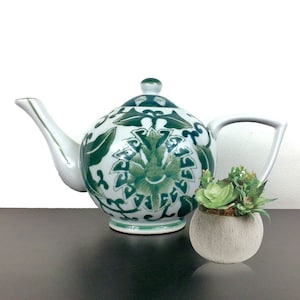 Chinese Export Antique Famille Verte Teapot, Swatow, Vintage Chinoiserie Chic, Bok Choy, Grand Millennial Home Decor, Oriental Green China
