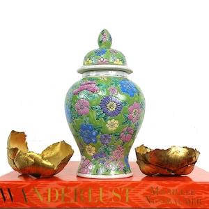 Chinese Export Vintage Green Floral Ginger Jar, Famille Vert, Grand Millennial Home Decor, Chinoiserie Chic Built Ins, Preppy Asian Artwork image 1