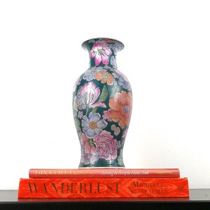Chinese Export Famille Verte Floral Table Vase, Vintage Chinoiserie Chic For Built Ins, Grand Millennial Home, Grandma Chic, Dopamine Decor