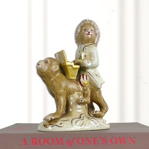 Chinese Vintage Meissen Style Monkey Piano Figurine, Chinoiserie Chic Sculpture, Grand Millennial Home Decor, Preppy Style Interior Design