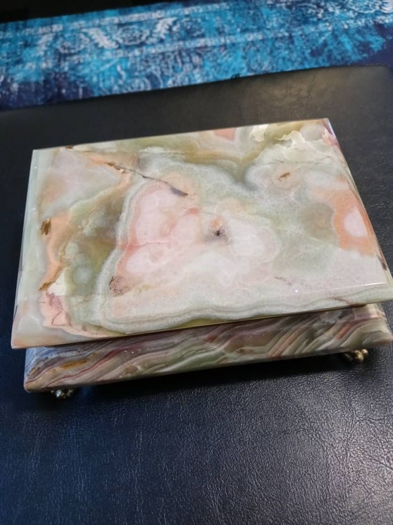 Green velvet jewelry box Gem