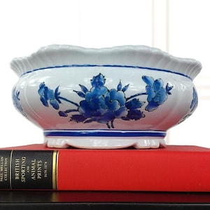Vintage Blue & White Floral Planter, Scalloped Edge, Chinoiserie, Cache Pot, Jardiniere, 6"