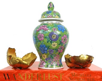 Vintage Green Ceramic Ginger Jar, Famille Verte, Floral, Chinoiseire, Grand Millennial, 9"