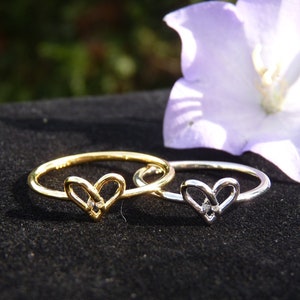 Gedraaide liefdeshartring - schattig en sierlijk - goud en zilver - stapelbaar - damessieraden - cadeaus voor haar - Collectie 2025