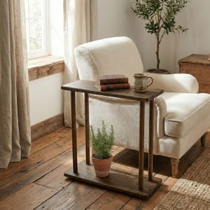 Table d'appoint étroite en pin massif : table basse fine