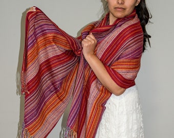 Shawl/mantilla/châle 100% alpaca wool | Handwoven shawl, cape for women, sustainable clothing, handmade in Bolivia-Peru