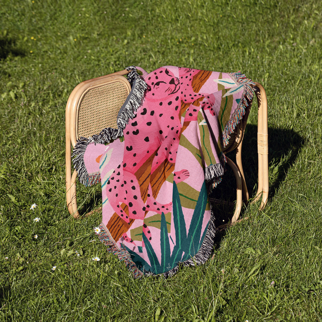 Pink Leopard Woven Throw Blanket: Tropical Jungle Tapestry