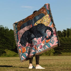 Boho Cheetah Woven Cotton Throw Pill: Väggbonad med leopardmotiv och blommor
