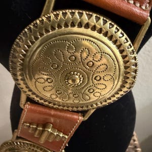 Vintage Aignon Spain Wide Leather Belt Medallions Boho Western Belt Size Large Vintage Avignon Leather Belt – 1980s/90s Designer Western  main image 4