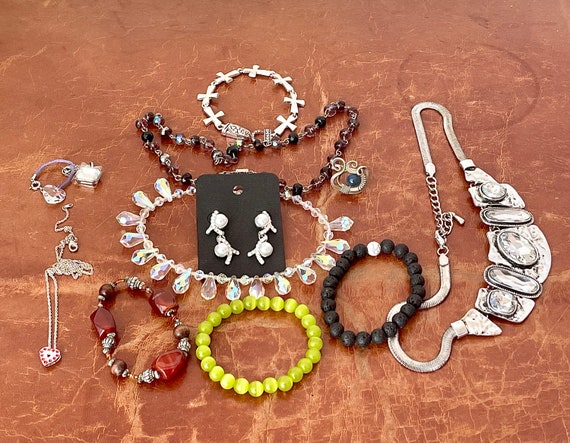 Jewelry Lot Set of 12 Various Necklaces, Bracelet… - image 8