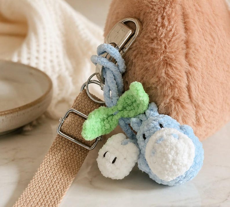 Colgante de Totoro de ganchillo para coche, colgador de espejo retrovisor Ghibli hecho a mano, accesorio para bolso amigurumi, peluche suave de espíritu del bosque, regalo único de anime para imagen 10