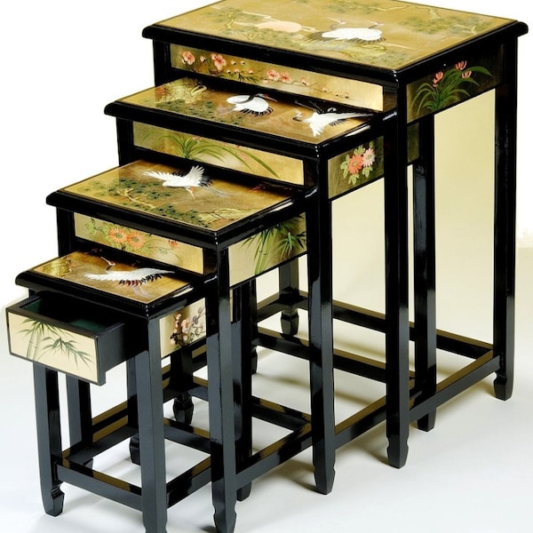 Tables chinoises gigognes laque d'or (x4)