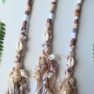 Long Seashell Hair Wrap with mixed Shells. Beachy Style Dread Wrap. Hippie Dreadlock Extension. Cowrie Shells in Creamy Tones