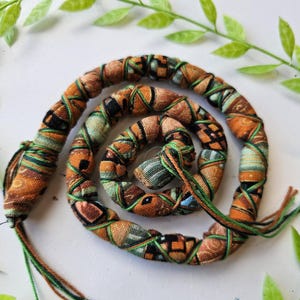 Draht Wrap Dreadlock Haargummi. Haarband Dread Tie 61 cm lang. Erdigen Grün, Braun, Orange, Schwarz & Aqua Farben