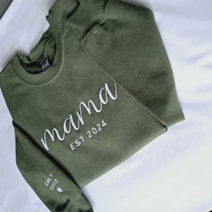 Mama Embroidered Sweatshirt With Kids Names Sleeve, Custom Mom Hoodie, Baby Reveal Outfit, New Mom Clothing, Personalized Mothers Day Gifts