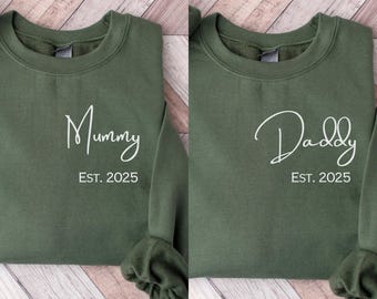 Conjunto de sudadera a juego para mamá y papá, regalo para nuevos padres, camiseta navideña para mamá y papá, camiseta navideña para anunciar el embarazo, camiseta para mamá est.