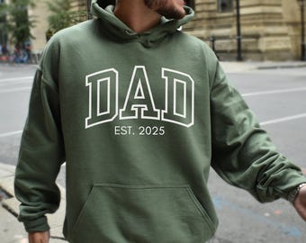 Custom Dad Hoodie, Dad tshirt, Baby Announcement Sweater, New Dad Gift with name, sweater for dad year dad sweatshirt, Fathers Day gift