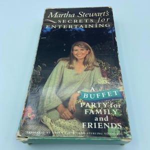 Martha Stewart: Secrets to Entertaining VHS - Tested, Good Shape, Fast Shipping!