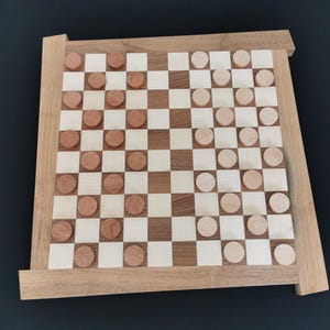 Jogo de damas de design em madeira maciça - feito à mão -