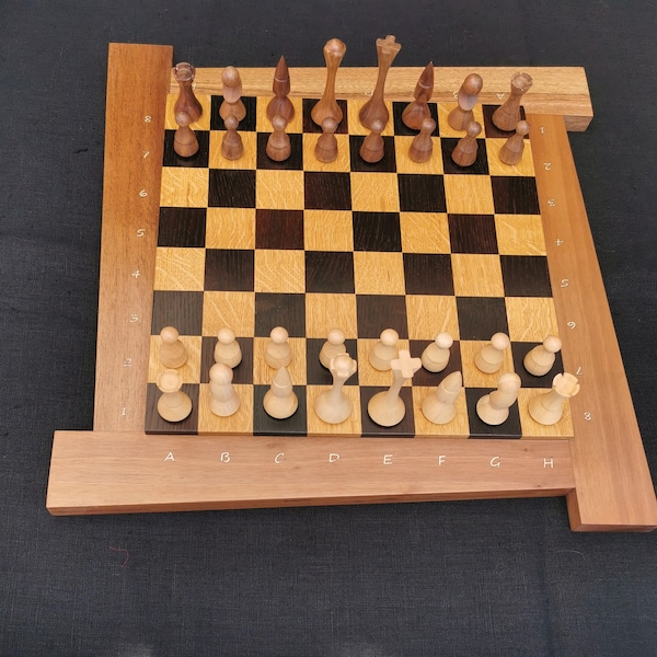 JEU D'ECHECS  échiquier design minimaliste en bois noble - fabrication artisanale