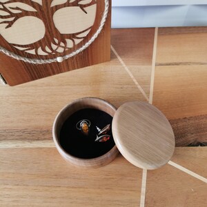 BOITE à BIJOUX  en bois de NOYER massif - création artisanale -