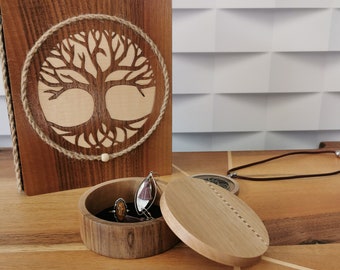 JEWELRY BOX in solid WALNUT wood - handcrafted creation -