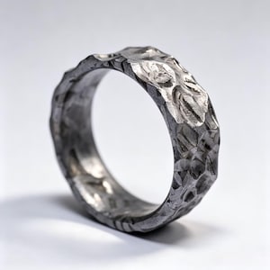 Anello con texture di cratere lunare e meteorite, misura personalizzata, anello in stile rock spaziale, regalo personalizzato per gli amanti dell'astronomia