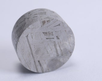 23g  Moonionalusta meteorite slice, meteorite specimen, natural meteorite material specimen, cylindrical collection LG1166