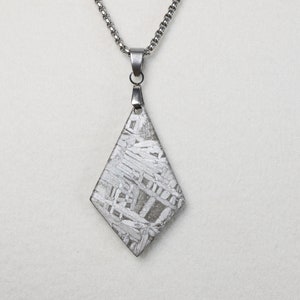 Diamond meteorite pendant, Natural meteorite carving pendant，Muonionalusta meteorite Necklace