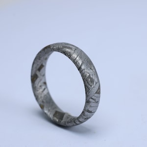 Meteoriet gesneden ring, natuurlijke meteoriet ring, Muonionalusta ring, heren- en damesring, trouwring cadeau
