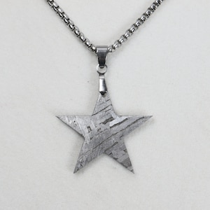 Natural Muonionalusta meteorite carving Pentagram shape pendant，Muonionalusta meteorite Necklace,Gift, specimen, collection