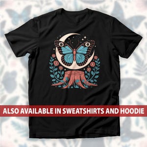 Verzaubertes Schmetterling & Halbmond T-Shirt, mystisches Boho Blumen Sweatshirt, himmlischer Cottagecore Hoodie, Vintage Naturliebhaber Kunst T-Shirt