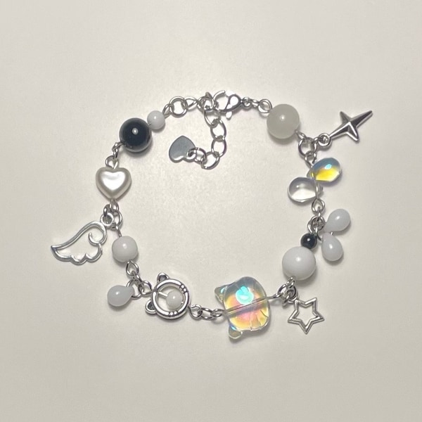 bracelet minuit, bijoux en perles faits main, perles, chat, y2k, coquette, noyau de fées, bracelet à breloques, grunge, étoiles, cœurs, mignon, idée cadeau