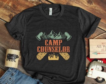 Campingshirt, kampadviseur, campingliefhebber cadeau, Happy Camper, campercadeau, kampeerleven, campingpersoneel, familiecamping, CAM130F01